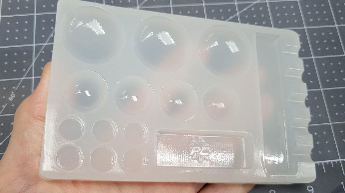 Ultimate Reusable Silicone Paint Palette!