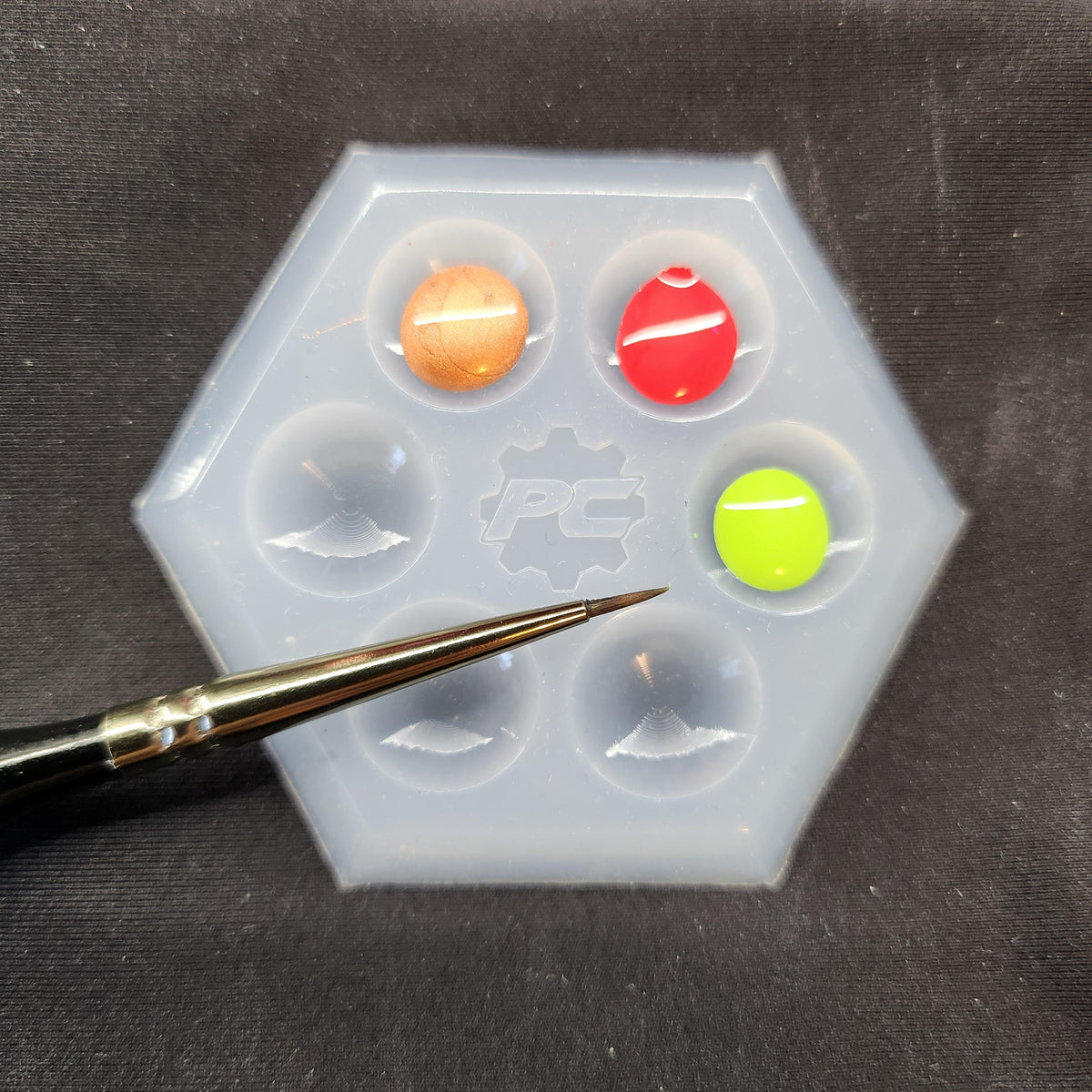 Ultimate Mini Reusable Silicone Paint Palette!