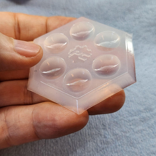 Ultimate Mini Reusable Silicone Paint Palette!